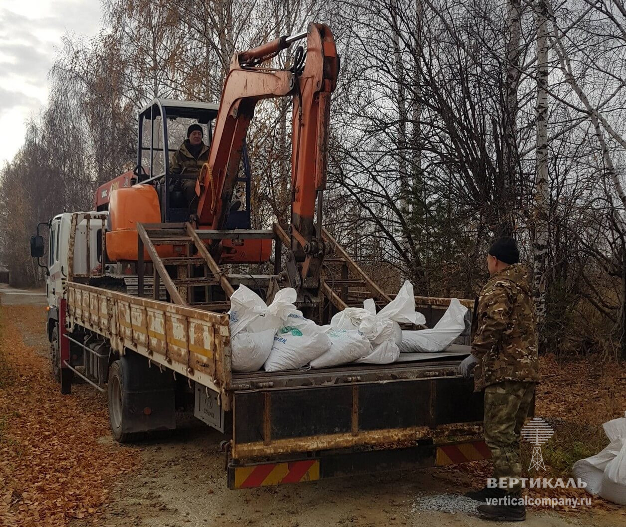 Мини экскаватор аренда в Екатеринбурге - Вертикаль